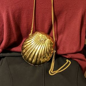 Vintage brass clam shell purse